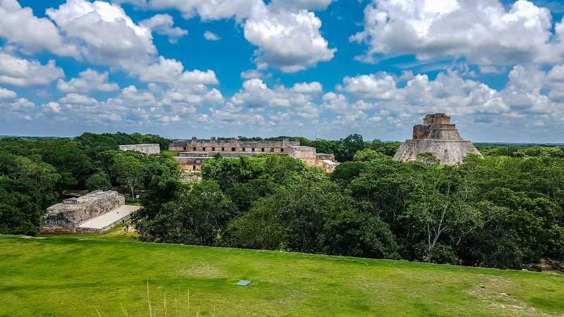 uxmal piramidi