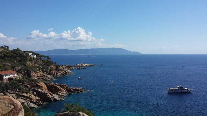 isola del giglio vista